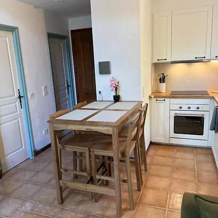 Little 33M2 Detached House In Golfe-Juan Semesterbostad